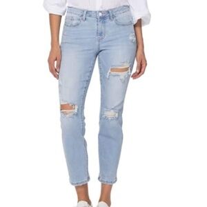 Judy Blue extra light extra Distressed Boyfriend Jeans